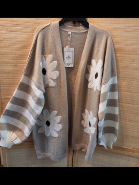 Neutral Beige Daisy-Print Open-Front Cardigan Sweater-NWT